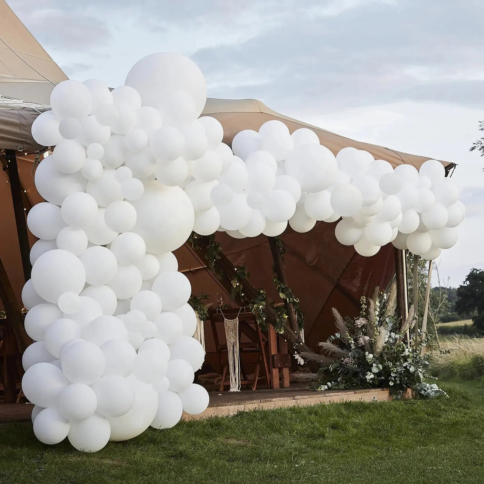 White Latex Balloons Sempertex